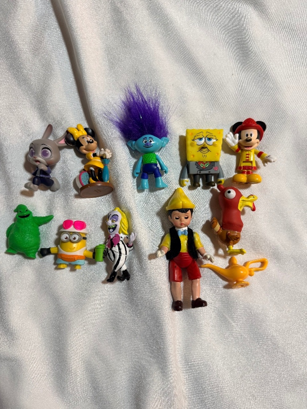 11pc Mixed Character Figure Lot Disney SpongeBob Minion